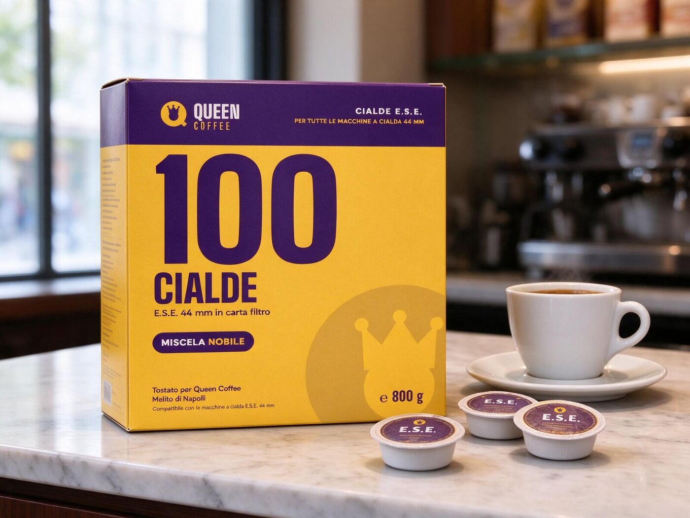 Scatola Queen Miscela Nobile da 100 cialde sul bancone